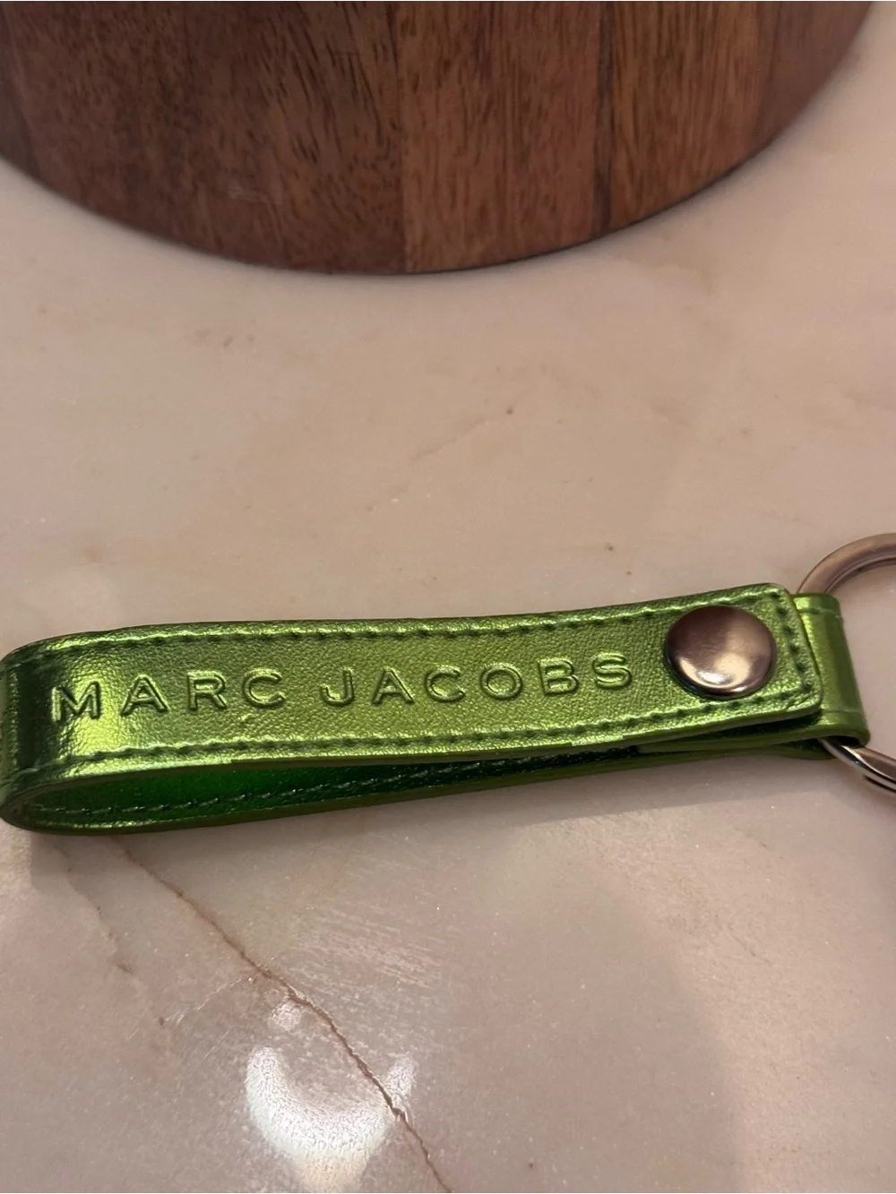 Marc Jacobs Metallic Green Leather Strap Key Ring - Picture 1 of 5